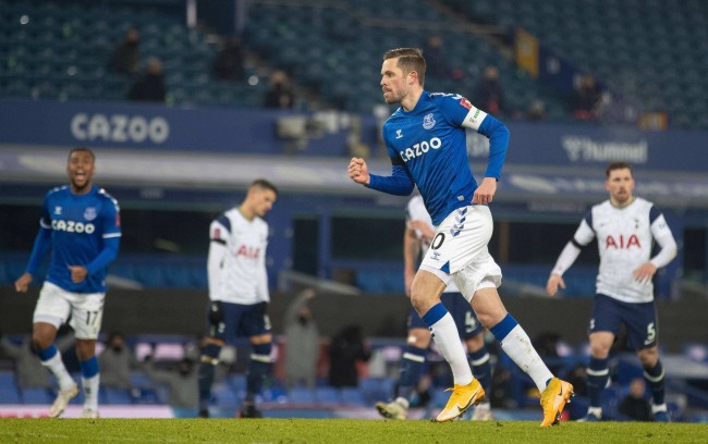 捷的防守反 捷的防守反